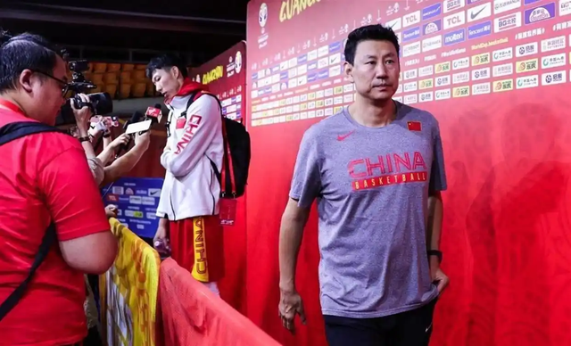 MK体育官方网站-杨毅评当年CBA假球：李春江被上海队球员做掉，李楠成为牺牲品